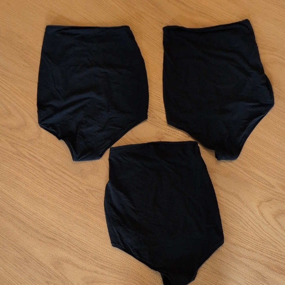 NWOT Quince Maternity Thong Set
